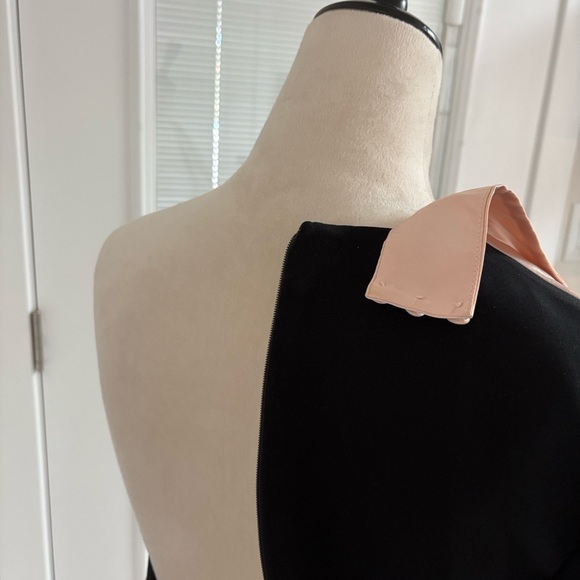 Cinq A Sept Top, V Neck, Size Small - Picture 7 of 10